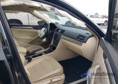 2016 Volkswagen Passat 1.8T Se z USA, uszkodzony, nr VIN 1VWBT7A35GC032529